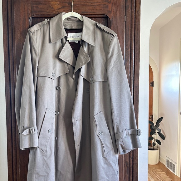 Vintage Women’s London Fog Trenchcoat - Picture 1 of 3